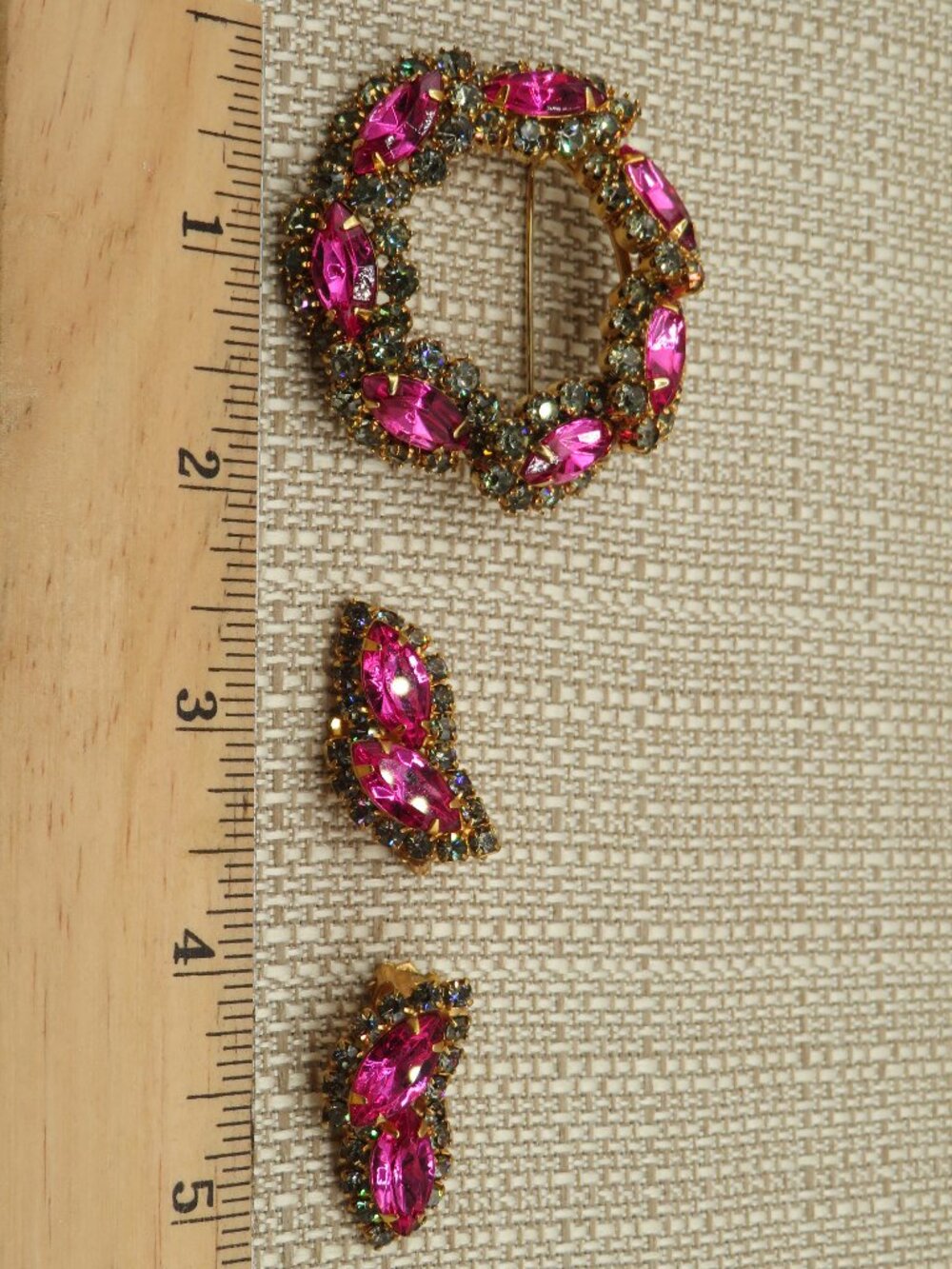 Vintage Pink and Gray Rhinestone Gold Tone Brooch and Clip-On Earrings Set - Picture 8 of 8